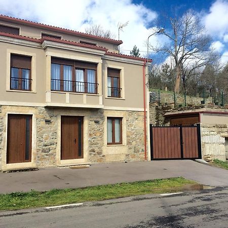 Penzion Casa Victoriano Melide Exteriér fotografie